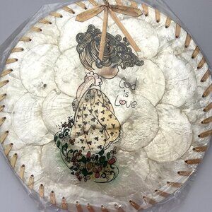 NEW PRECIOUS MOMENTS VINTAGE RARE “GOD IS LOVE” CAPRIZ SHELL CORK HANGING WALL D